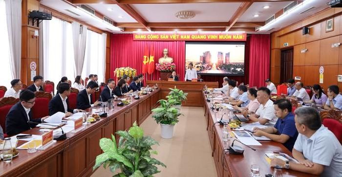 Quang cảnh buổi làm việc