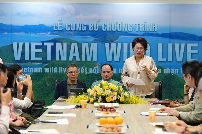 Nhà báo Nguyễn Thu Hà, Trưởng Ban Chuyên đề - Khoa giáo, VTV, chia sẻ tại lễ công bố dự án