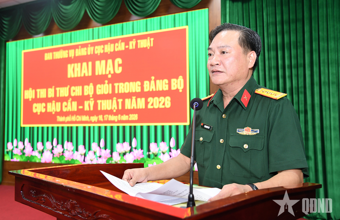 Đại tá Phạm Ngọc Sơn, Bí thư Đảng ủy, Chính ủy Cục Hậu cần - Kỹ thuật Quân khu 7 phát biểu khai mạc hội thi.