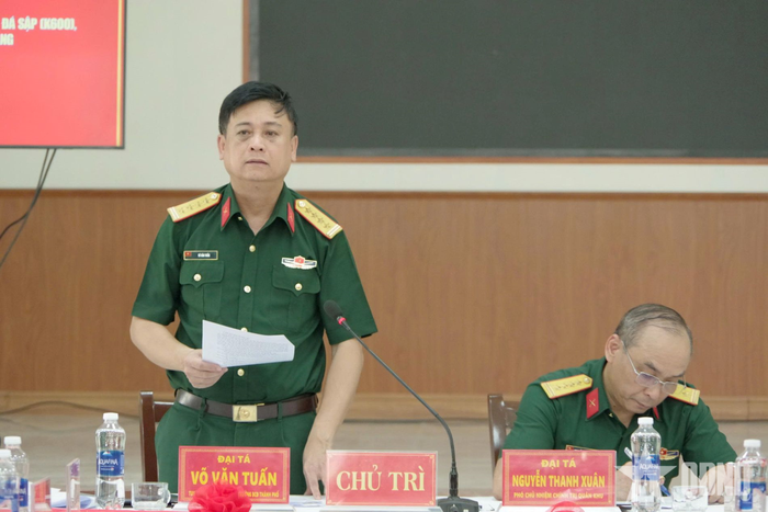  Đại tá Võ Văn Tuấn, Chính ủy Bộ CHQS TP Đà Nẵng phát biểu. 
