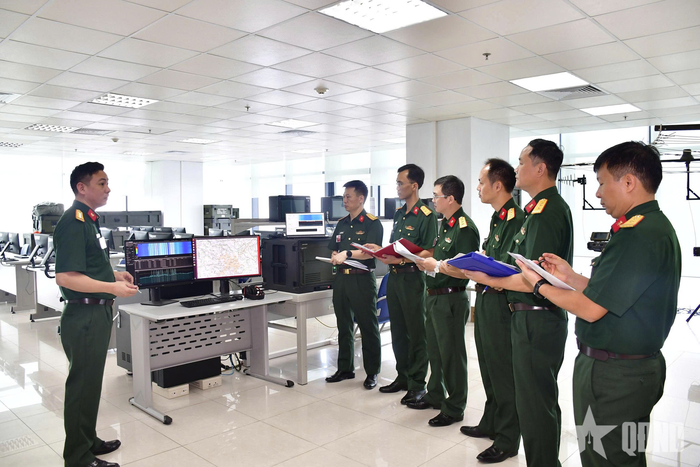  Kỹ thuật viên Khoa Vô Tuyến điện tử tham gia Hội thi "Quản lý, khai thác cơ sở kỹ thuật tốt" năm 2026. 