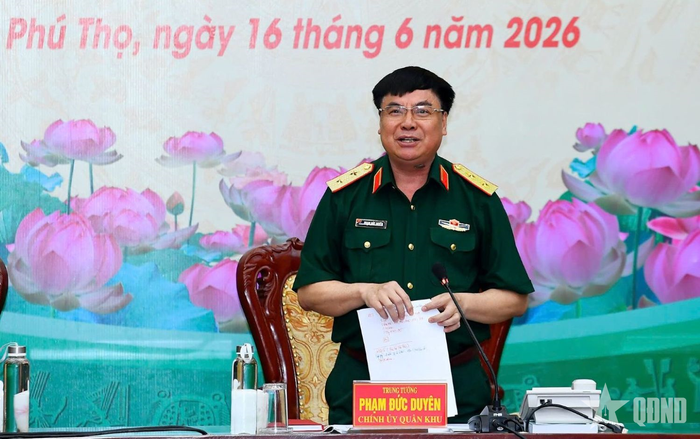  Trung tướng Phạm Đức Duyên phát biểu tại hội nghị.