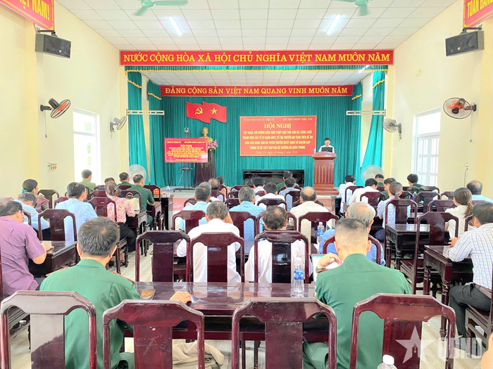  Quang cảnh hội nghị tập huấn, tuyên truyền nâng cao nhận thức pháp luật cho các tổ tự quản biên giới biển. 