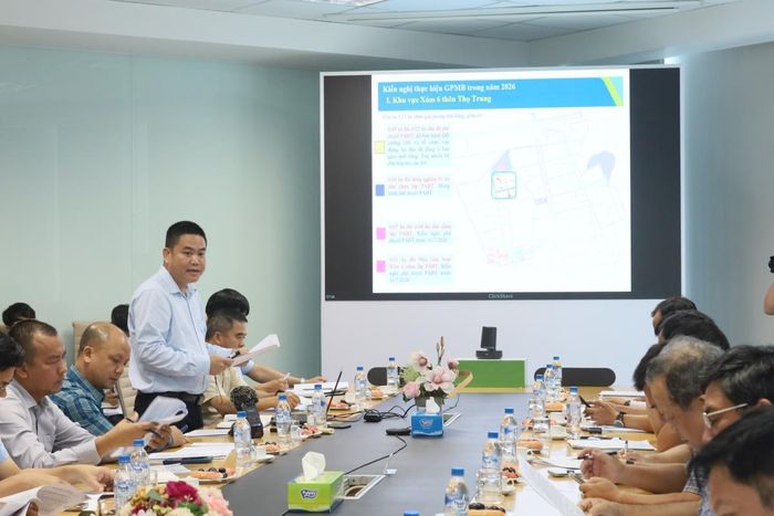 Đại diện công ty TNHH VSIP Quảng Ngãi báo cáo tại buổi làm việc