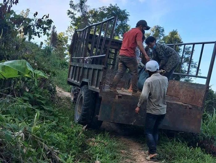 Nạn nhân tử vong nghi do đạn bắn từ súng tự chế. Ảnh: CA