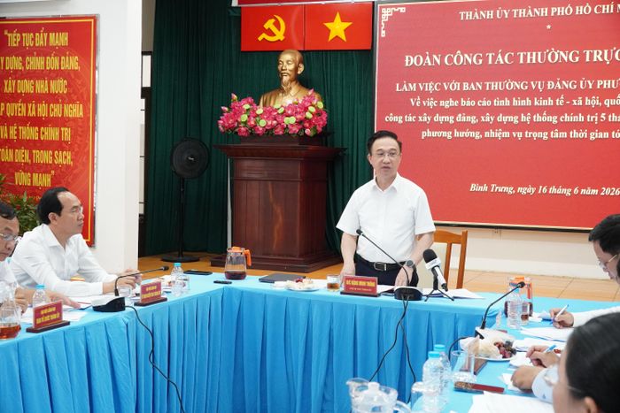  Phó Bí thư Thành ủy TPHCM Đặng Minh Thông phát biểu chỉ đạo tại buổi làm việc. Ảnh: THU HƯỜNG 