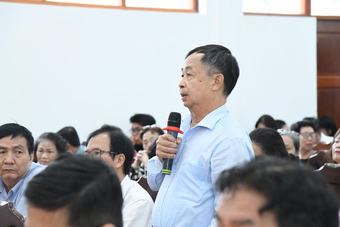  Cử tri nêu vấn đề vệ sinh an toàn thực phẩm, trật tự đô thị 