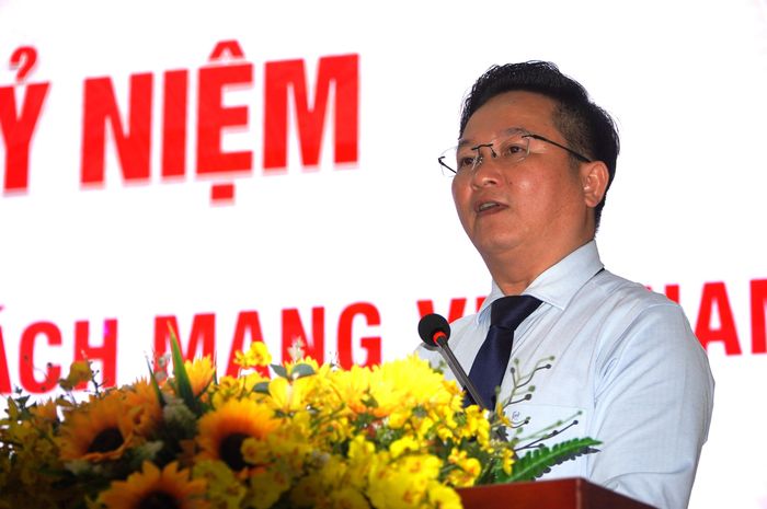  Đồng chí Nguyễn Hữu Nguyên, Thành ủy viên, Bí thư Đảng ủy, Chủ tịch HĐND phường Long Thành phát biểu tại buổi lễ 