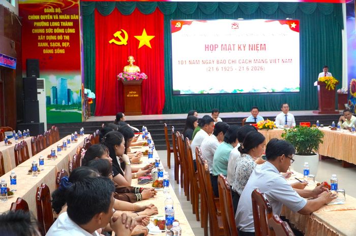  Quang cảnh buổi gặp mặt 