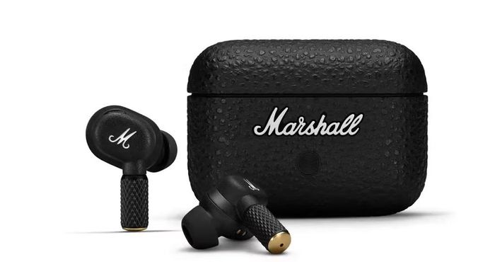 Nếu Bose đại diện cho khả năng chống ồn còn Sony nổi bật về chất lượng âm thanh, Marshall Motif II A.N.C lại chinh phục người dùng bằng phong cách thiết kế đậm chất rock lấy cảm hứng từ những chiếc ampli guitar huyền thoại, tạo nên bản sắc riêng khó nhầm lẫn giữa thị trường tai nghe không dây ngày càng đông đúc.