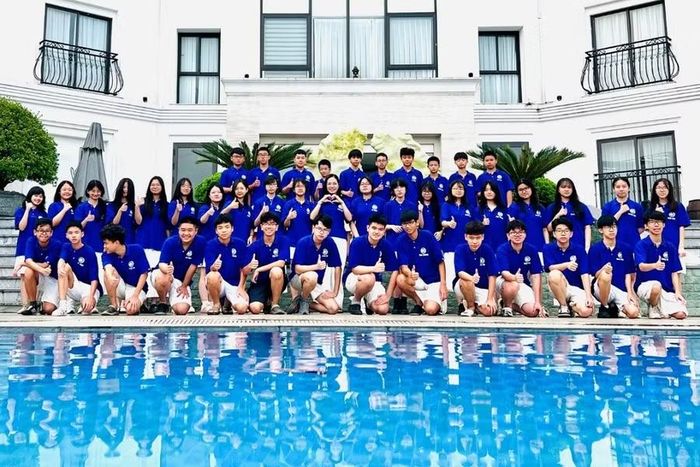 Cô My luôn đồng hành cùng học sinh trong mọi hoạt động.