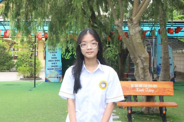 Nguyễn Diệp Ngân, học sinh lớp 9A1, Trường THCS Thạch Linh - thủ khoa lớp chuyên Địa lí của Trường THPT chuyên Hà Tĩnh,