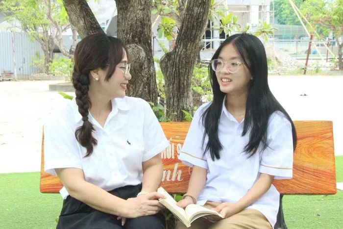 Phía sau thành tích của Diệp Ngân là sự động viên của gia đình cùng sự dìu dắt tận tâm của thầy cô giáo Trường THCS Thạch Linh.