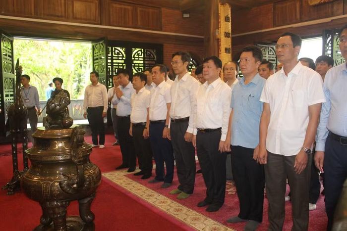 Tập thể lãnh đạo, cán bộ, giảng viên và sinh viên Đại học Thái Nguyên và các trường thành viên nguyện tiếp tục học tập và làm theo tư tưởng, đạo đức, phong cách Hồ Chí Minh.