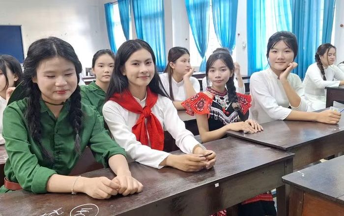 Đa thể loại trang phục được thí sinh chuẩn bị phù hợp với tiết mục diễn xuất của mình.