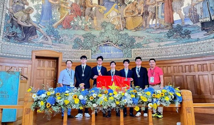 Đoàn Việt Nam tại lễ bế mạc và trao giải.