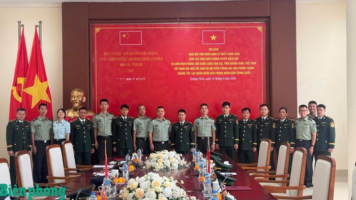 Các đại biểu chụp ảnh lưu niệm tại hội đàm. Ảnh: Trần Tương
