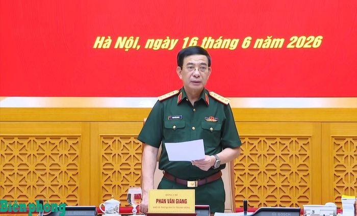 Đại tướng Phan Văn Giang phát biểu chỉ đạo tại hội nghị. Ảnh: Hồng Pha