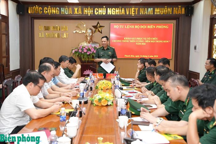 Đại tá Cà Văn Lập, Phó Chủ nhiệm Chính trị Bộ đội Biên phòng chủ trì buổi làm việc khảo sát phục vụ tổ chức Chương trình “Biên cương - Đêm hội trăng rằm” năm 2026 tại Thanh Hóa. Ảnh: Hải Chuyền