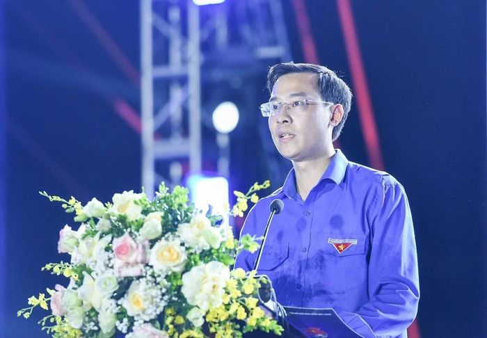 Anh Hà Thái Sơn, Phó Bí thư Tỉnh Đoàn Bắc Ninh phát biểu tại chương trình
