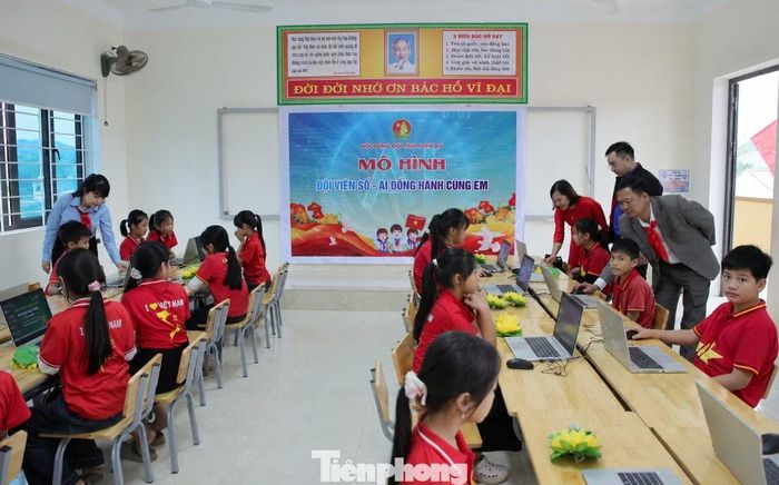 Mô hình "Đội viên số - AI đồng hành cùng em" do Tỉnh Đoàn Nghệ An triển khai.
