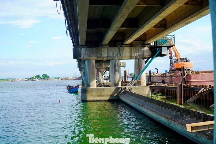  Đáng chú ý, công trình không được thiết kế hệ thống cửa van dự phòng. Khi xảy ra sự cố đối với cửa van chính, đơn vị quản lý có thể gặp khó khăn trong việc đóng, mở để điều tiết nguồn nước, ảnh hưởng đến an toàn vận hành. 