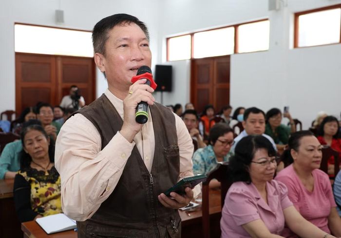 Cử tri Mai Thanh Hà nêu ý kiến.