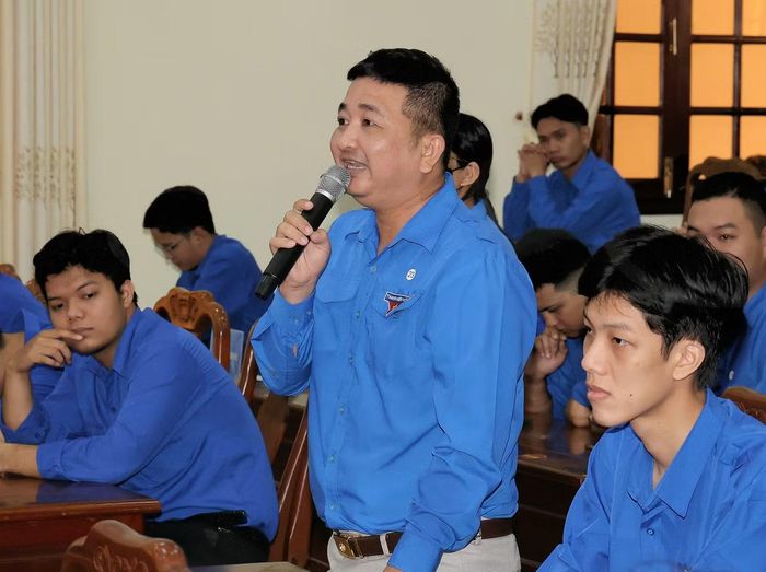 Anh Nguyễn Hoàng Viện - Trường ĐH Kỹ thuật – Công nghệ Cần Thơ phát biểu.