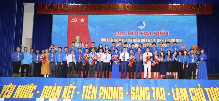 Ủy ban Hội LHTN Việt Nam tỉnh Khánh Hòa khóa I, nhiệm kỳ 2026 - 2029 ra mắt đại hội.