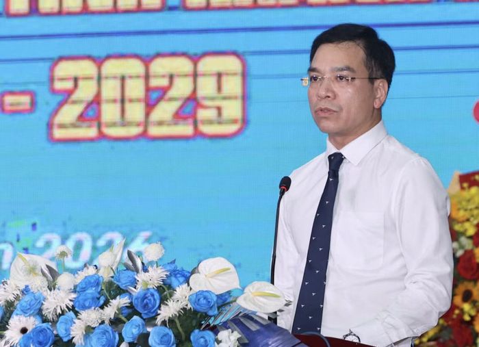 Anh Hà Anh Đức - Phó Chủ tịch T.Ư Hội LHTN Việt Nam phát biểu chỉ đạo Đại hội.