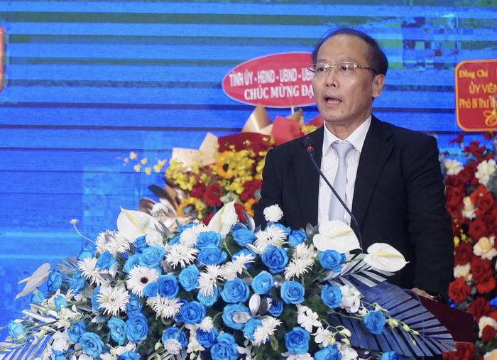 Ông Nguyễn Khắc Hà - Phó Bí thư Tỉnh ủy, Chủ tịch Ủy ban MTTQ Việt Nam tỉnh Khánh Hòa phát biểu chỉ đạo tại đại hội.