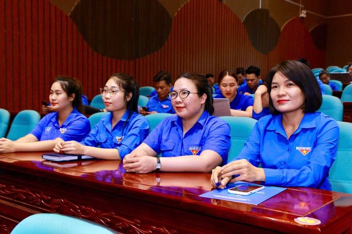 Các đại biểu tham dự hội nghị.