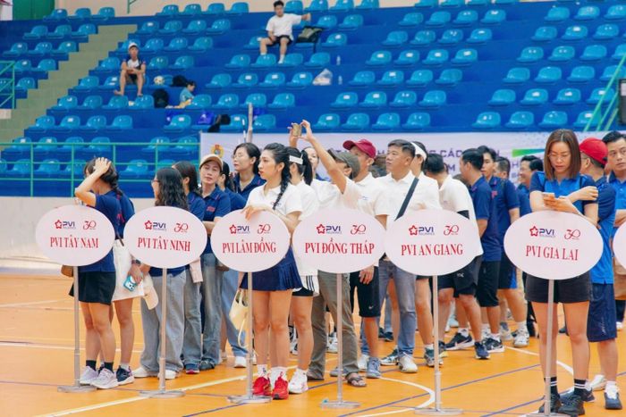 Cán bộ nhân viên PVI tham dự hội thao.