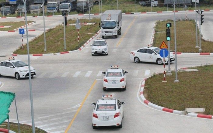 Đề xuất tăng độ khó sát hạch lái xe, chú trọng kỹ năng xử lý tình huống.