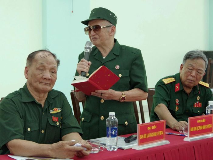 Các đại biểu Ban Liên lạc tham gia thảo luận, đóng góp ý kiến xây dựng và phát triển hoạt động truyền thống.