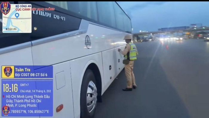 Trong vụ việc vi phạm tại cao tốc TP.HCM - Long Thành - Dầu Giây, tổng mức xử phạt đối với lái xe và chủ xe là 113,5 triệu đồng; phương tiện bị tạm giữ 07 ngày theo quy định.