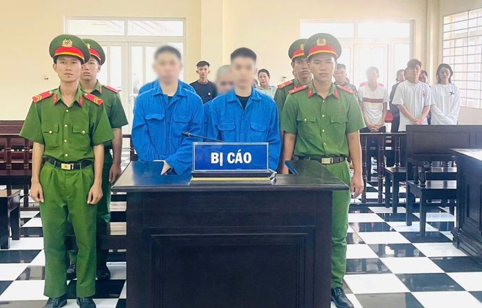 Các bị cáo tại phiên tòa.