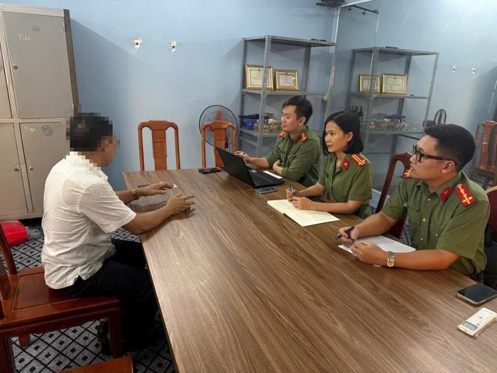 Phòng An ninh mạng và Phòng, chống tội phạm sử dụng công nghệ cao làm việc với ông N.V.C và chị P.H.T.