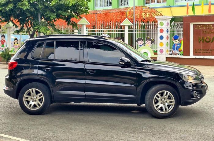 Chiếc Tiguan 12 năm tuổi vẫn giữ được ngoại hình khá nguyên bản.