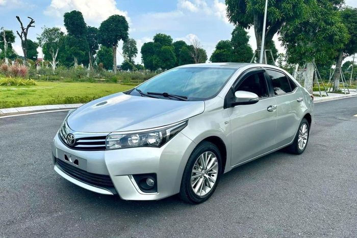 Toyota Corolla Altis trước đó từng là sự lựa chọn mặc định của nhiều doanh nhân, khách hàng trung niên. Ảnh: Giang Hoàng