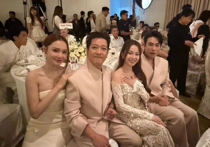 Diễn viên Nhã Phương bất ngờ vì ông xã Trường Giang mặc đồ đôi với đàn em Kiều Minh Tuấn tại sự kiện.