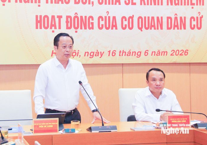Đồng chí Trần Thế Cương - Ủy viên Ban Thường vụ Thành ủy, Phó Chủ tịch Thường trực HĐND Thành phố Hà Nội nêu một số quan điểm, quyết tâm chuyển đổi số trong cơ quan dân cử của Thành phố Hà Nội. Ảnh: Mai Hoa