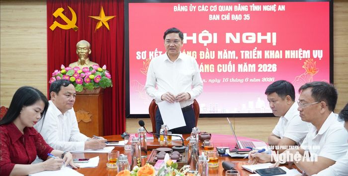 Đồng chí Hoàng Nghĩa Hiếu - Phó Bí thư Thường trực Tỉnh ủy, Chủ tịch HĐND tỉnh phát biểu kết luận. Ảnh: P.V