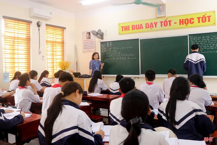 Số học sinh lớp 9 ra trường ít hơn số học sinh vào lớp 6, nên Trường THCS Lê Bình (phường Thành Sen) đã tham mưu kế hoạch tăng lớp.