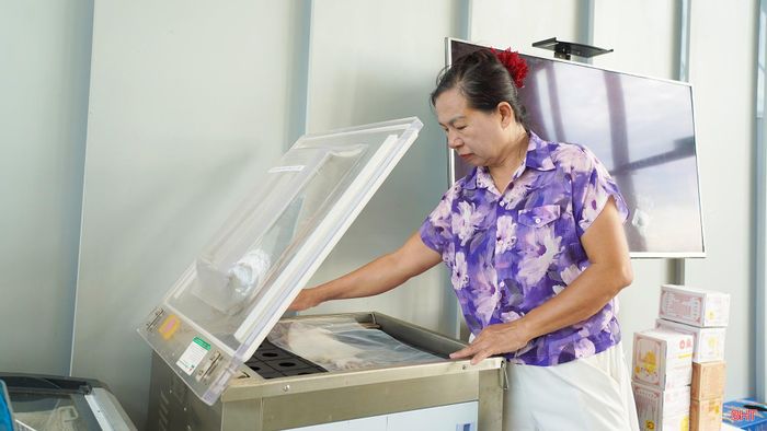 Hiện nay, sản phẩm của HTX được giới thiệu và trưng bày tại các khách sạn nổi tiếng ở Khu du lịch Thiên Cầm như Khách sạn Seabird và Thiên Ý. Vào mùa hè, lượng khách du lịch tìm mua mực một nắng tăng cao.