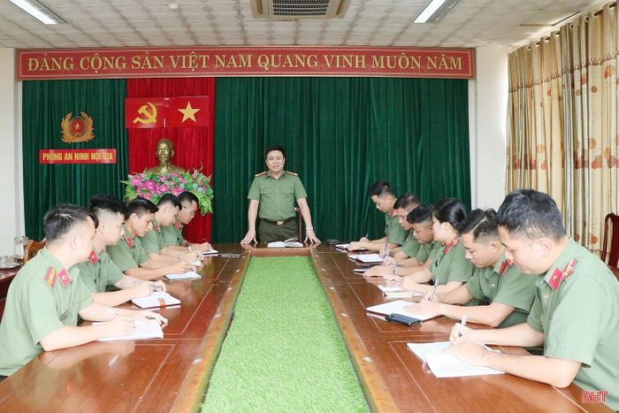 Phòng An ninh nội địa (Công an tỉnh) họp bàn triển khai nhiệm vụ.