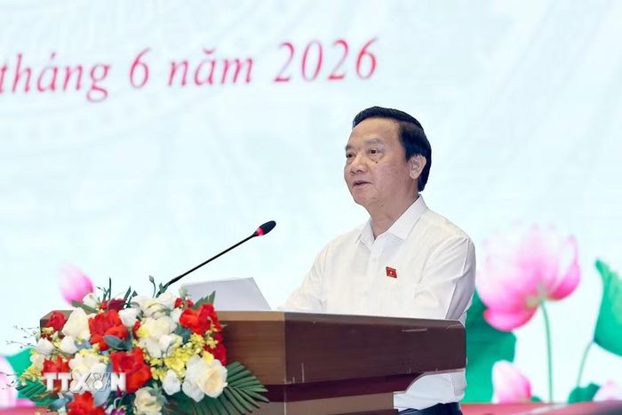 Phó Chủ tịch Quốc hội Nguyễn Khắc Định phát biểu khai mạc và quán triệt nội dung Kết luận số 17-KL/TW của Bộ Chính trị. (Ảnh: Doãn Tấn/TTXVN)
