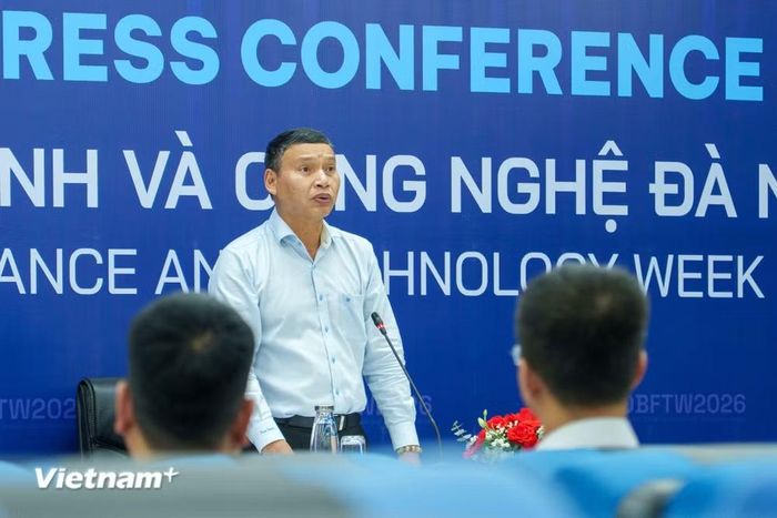 Phó Chủ tịch Thường trực Ủy ban nhân dân thành phố Đà Nẵng Hồ Kỳ Minh thông tin thêm về các hoạt động Tuần lễ kinh tế, tài chính và công nghệ Đà Nẵng 2026. (Ảnh: Thanh Phong/Vietnam+)