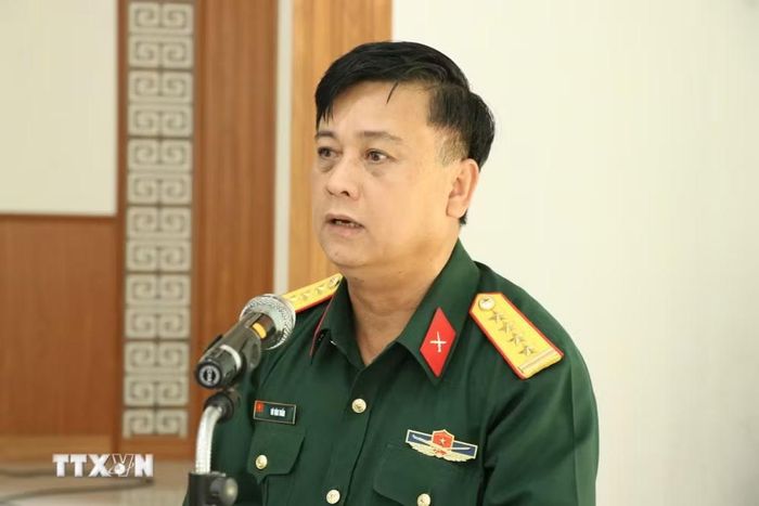 Đại tá Võ Văn Tuấn (Chính ủy Bộ Chỉ huy Quân sự thành phố Đà Nẵng) phát biểu tại Hội thảo. (Ảnh: Khoa Chương/TTXVN)