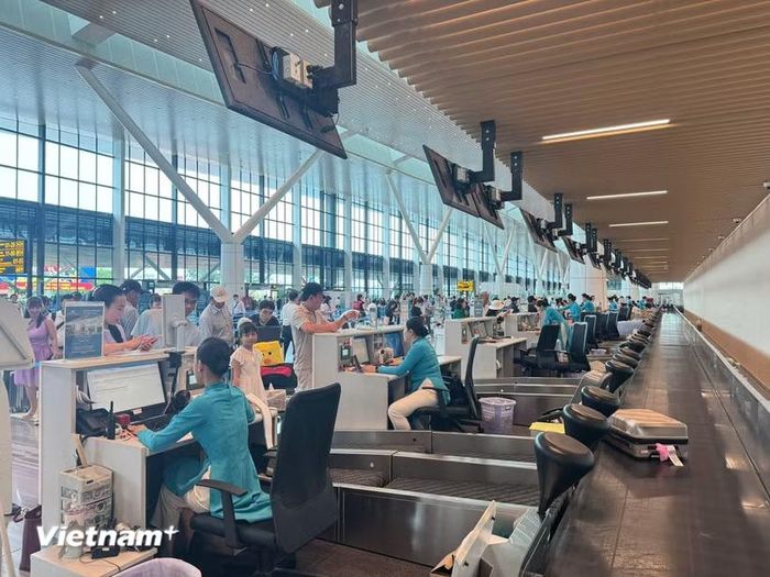 Cảng Hàng không quốc tế Tân Sơn Nhất. (Ảnh: PV/Vietnam+)